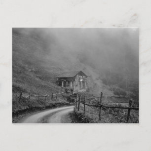 Carte Postale Cabane en bois dans la nature/brouillard en montag