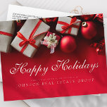 Carte Postale Cadeaux de Noël en rouge | Joyeux voeux de vacance<br><div class="desc">Le logo de votre entreprise peut être ajouté. Disponible ici : http://www.zazzle.com/selectpartysupplies</div>