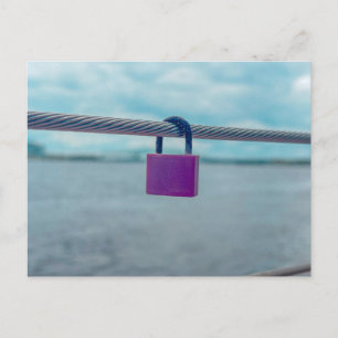 Carte Postale Cadenas d'amour violet sur la promenade de la Sout