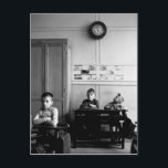 Carte Postale Cadran scolaire 1956 - Robert Doisneau<br><div class="desc">Cadran scolaire - Paris - 1956 - Robert Doisneau</div>
