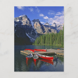 Carte Postale Canada, Alberta, lac Moraine. Des canoës rouges at