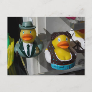 Carte Postale Canards En Caoutchouc En Costumes Traditionnels