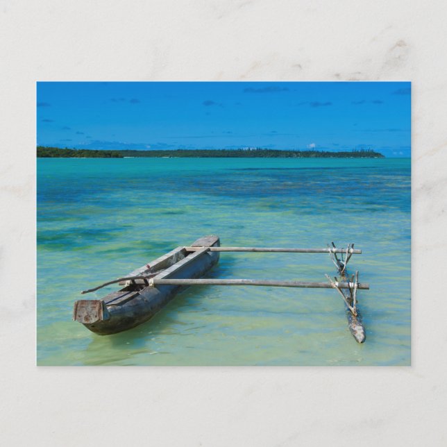 Carte Postale Canoë Outrigger en mer peu profonde (Devant)