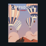 Carte Postale Cappadocia Turquie Art de voyage rétro vintage<br><div class="desc">Conception de voyage rétro de Cappadocia. Célèbre pour ses formations rocheuses uniques et ses opportunités de vol en montgolfière,  les paysages surnaturels de Cappadocia sont l'une des merveilles naturelles les plus populaires de la Turquie.</div>