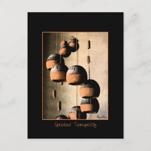 Carte Postale Carillons en argile en spirale Nature morte Bonjou