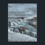 Carte Postale Cascade de Gullfoss, Islande<br><div class="desc">Gullfoss is one of the popular tourist factices à Iceland. The wide hvítá rushes southward. About a km above the falls it turns sharply to the right and flows down into a wide curved three-step "staircase" and then ruruptly plunges in two stages into a crevice 32 m deep. It's difficulté...</div>