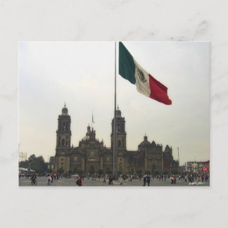Carte Postale Catedral en el Zocalo del DF con la Bandera Mexica
