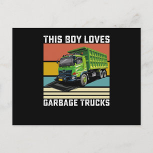 Carte Postale Ce garçon adore les camions-poubelles