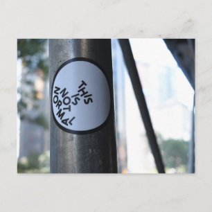 Carte Postale Ce n'est pas normal Street Photographie Graffiti N