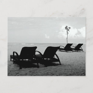 Carte Postale Chaises et parasols sur la plage