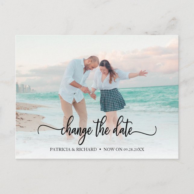 Carte Postale Changement de date Mariage reporté Chic Script (Devant)