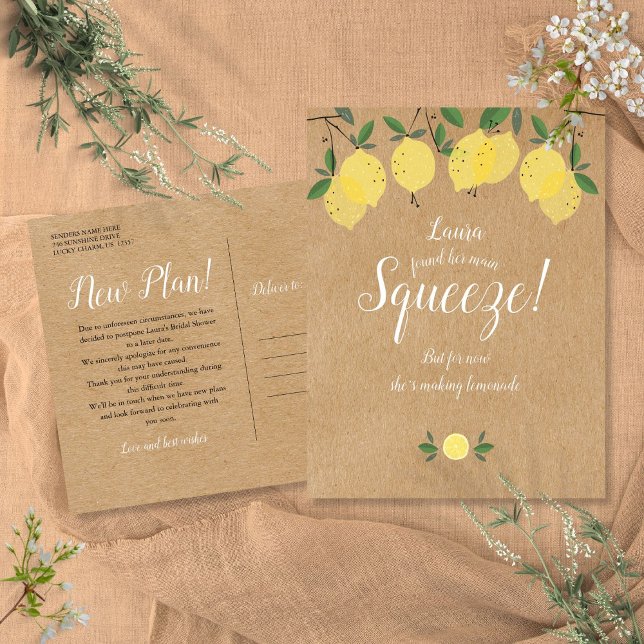 Carte Postale Changement de date rustique Fête des mariées repor (Rustic Change of Date Bridal Shower Postponed Postcard)