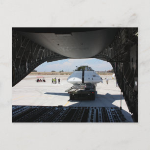 Carte Postale Chargement du vaisseau spatial d'Orion