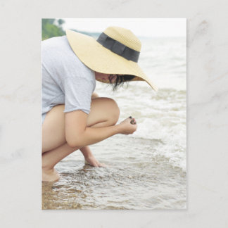 Carte postale Chasse au verre de plage