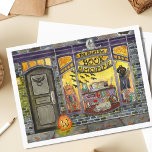 Carte Postale Chat d'Halloween et Boutique de livres<br><div class="desc">Cette jolie peinture de librairie d'Halloween a été créée comme la page d'octobre d'une série calendrier de vitrines aquarelles. Doté d'une vitrine éffrayante mais jolie de librairie pleine de décoration sorcière, de livres hantants, de décorations de chauve-souris, de citrouilles sculptés, de livres de sorcellerie magique et d'un chaton gris endormi,...</div>