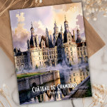 Carte Postale Château de Chambord Loire France Aquarelle Château<br><div class="desc">Cette illustration de voyage vintage dépeint le Château de Chambord, un emblématique château de la Renaissance dans la vallée de la Loire, en France. Connu comme résidence royale et chef-d'oeuvre architectural, ce lieu historique reflète la grandeur du patrimoine et de la culture français. Les tours élégantes, les flèches ornées et...</div>