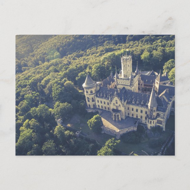Carte Postale Château de conte de fées en forêt (Devant)