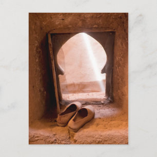 Carte Postale Chaussures Marocaines Sur Appui De Fenêtre