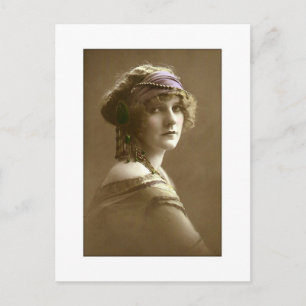 Carte Postale Cheveux de femme victorienne en perles et écharpe