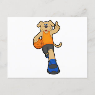 Carte Postale Chien en tant que joueur de basket-ball avec ballo