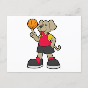 Carte Postale Chien en tant que joueur de basket-ball avec ballo