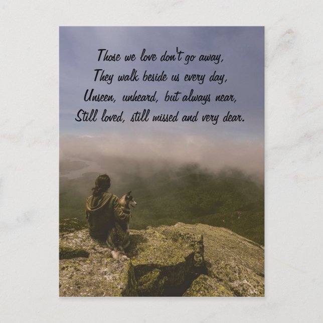 Carte Postale Chien et femme sur une falaise rocheuse (Devant)