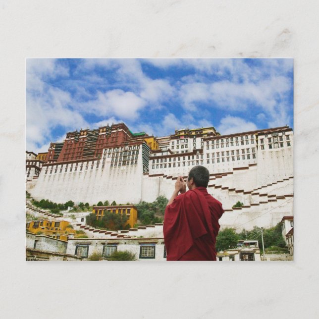 Carte Postale Chine, Tibet, Lhasa, moine tibétain avec Potala (Devant)