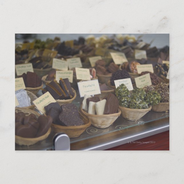 Carte Postale Chocolats dans la fenêtre Afficher (Devant)