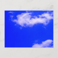 Ciel bleu clair et nuages blancs