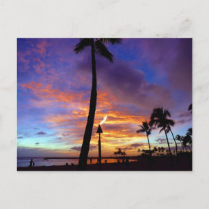 Carte Postale Ciel flamboyant sur la plage de Waikiki