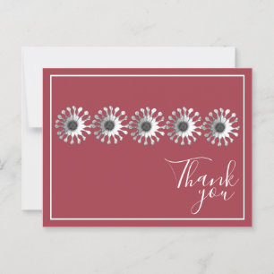 Carte Postale Cinq marguerites blanches sur fond rouge Merci