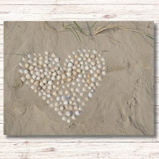 Carte Postale Coeur de coquillages sur la plage