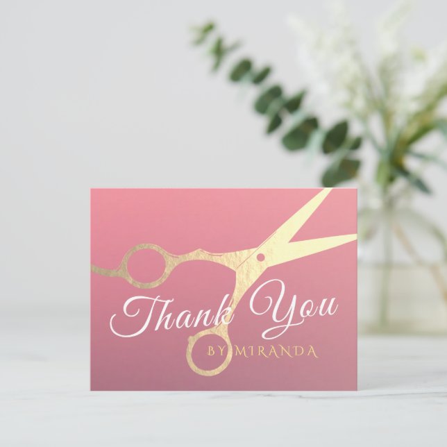 Carte Postale Coiffeur Maquillage Salon Moderne Ciseaux Rose Or (Debout devant)