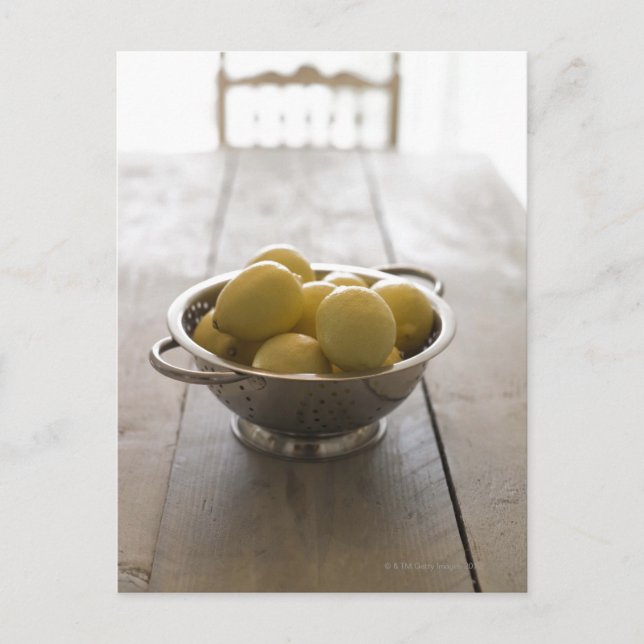 Carte Postale Colandre avec citrons sur table en bois (Devant)