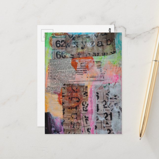 Carte Postale Collage abstrait de nombres et de lettres Grunge (Devant/Arrière en situation)