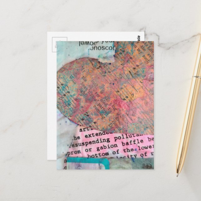 Carte Postale Collage en techniques mixtes avec un cœur en parti (Devant/Arrière en situation)