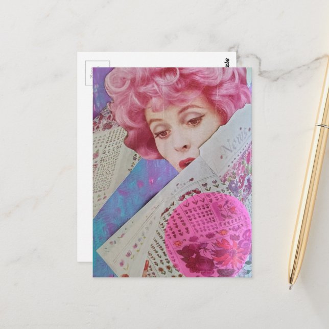 Carte Postale Collage mixte de dame aux cheveux rose rétro (Devant/Arrière en situation)