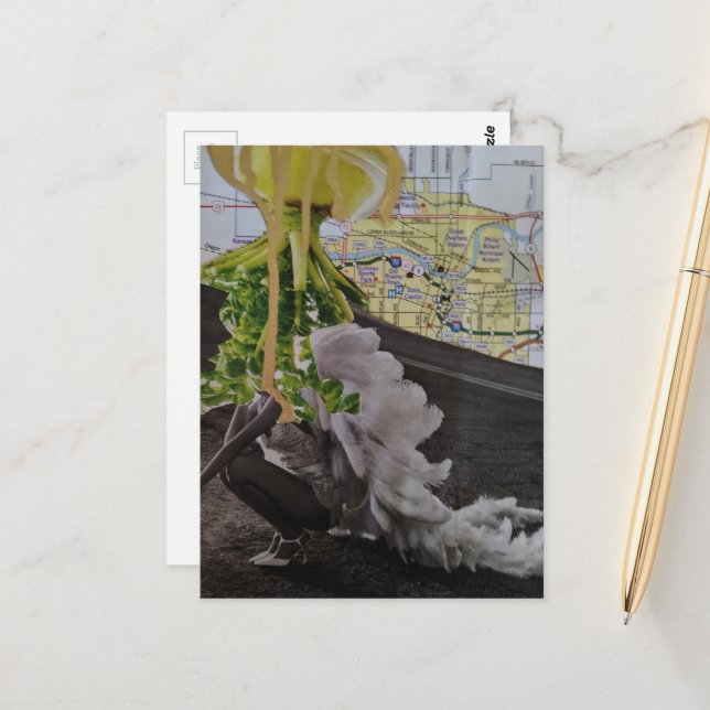Carte Postale Collage mixte d'OVNI feuillu vient pour elle (Devant/Arrière en situation)