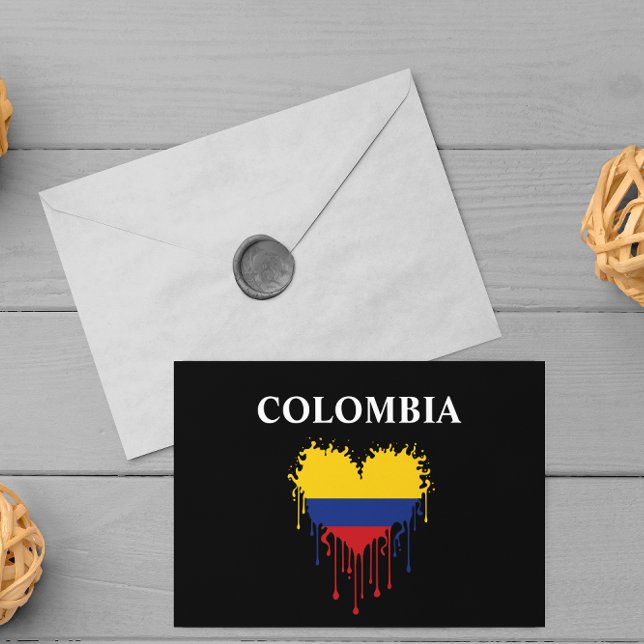 Carte Postale Colombie stupéfiant Déchirer le drapeau du coeur (stylish colombian flag colombia heart postcard)