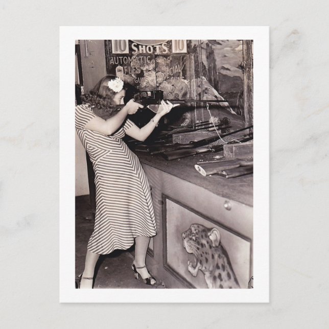 Carte Postale Coney Island, NY Femme dans la galerie de tir Vint (Devant)