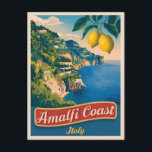 Carte Postale Côte d'Amalfi Vintage voyage Italie Pittoresque ré<br><div class="desc">Découvrez la beauté intemporelle de la côte italienne d'Amalfi avec ce design rétro captivant sur le thème du voyage. Insufflé de nostalgie et de charme vintage,  ce design capte l'allure,  le romantisme et le luxe d'Amalfi dans une esthétique rétro qui rappelle les affiches de voyage classiques d'autrefois.</div>