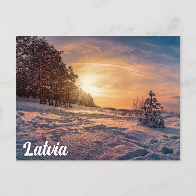 Carte Postale Coucher de soleil sur la côte maritime enneigée en (Devant)