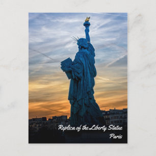Carte Postale Coucher de soleil sur la réplique de la statue de