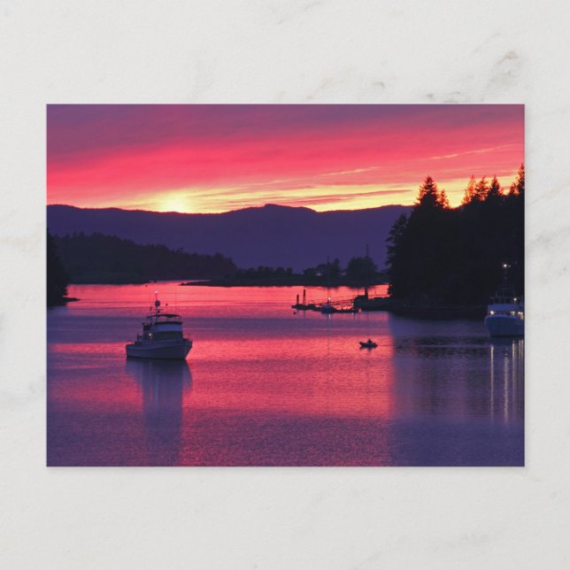 Carte Postale Coucher de soleil sur l'océan avec des bateaux à P (Devant)