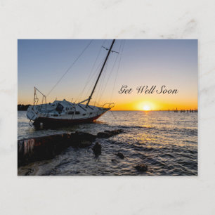 Carte Postale Coucher de soleil sur un voilier et une jetée à Gu