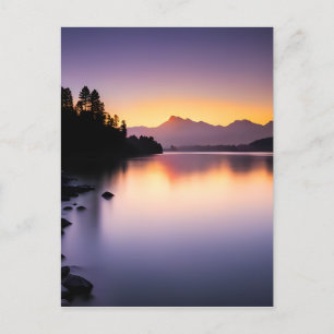 Carte Postale Coucher de soleil surplombant un lac