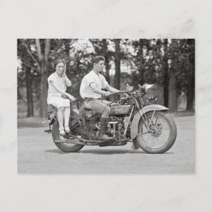 Carte Postale Couple à moto, 1928