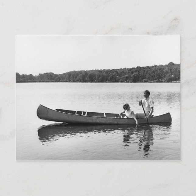 Carte Postale Couple in a Canoe (Devant)