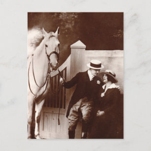 Carte Postale Couple romantique avec Cheval gris