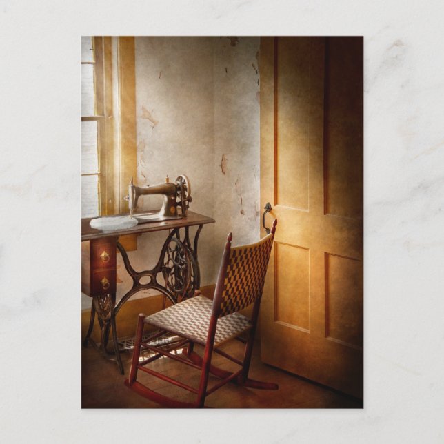 Carte Postale Couture - Elle adorait cette machine (Devant)